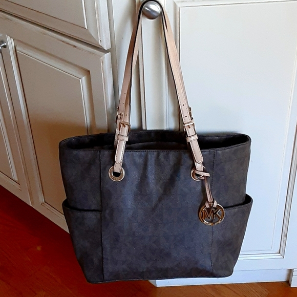 Michael Kors EW Jet set tote - Picture 1 of 8